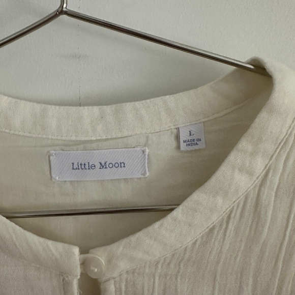 Aritzia button down blouse - NWT - Picture 3 of 9